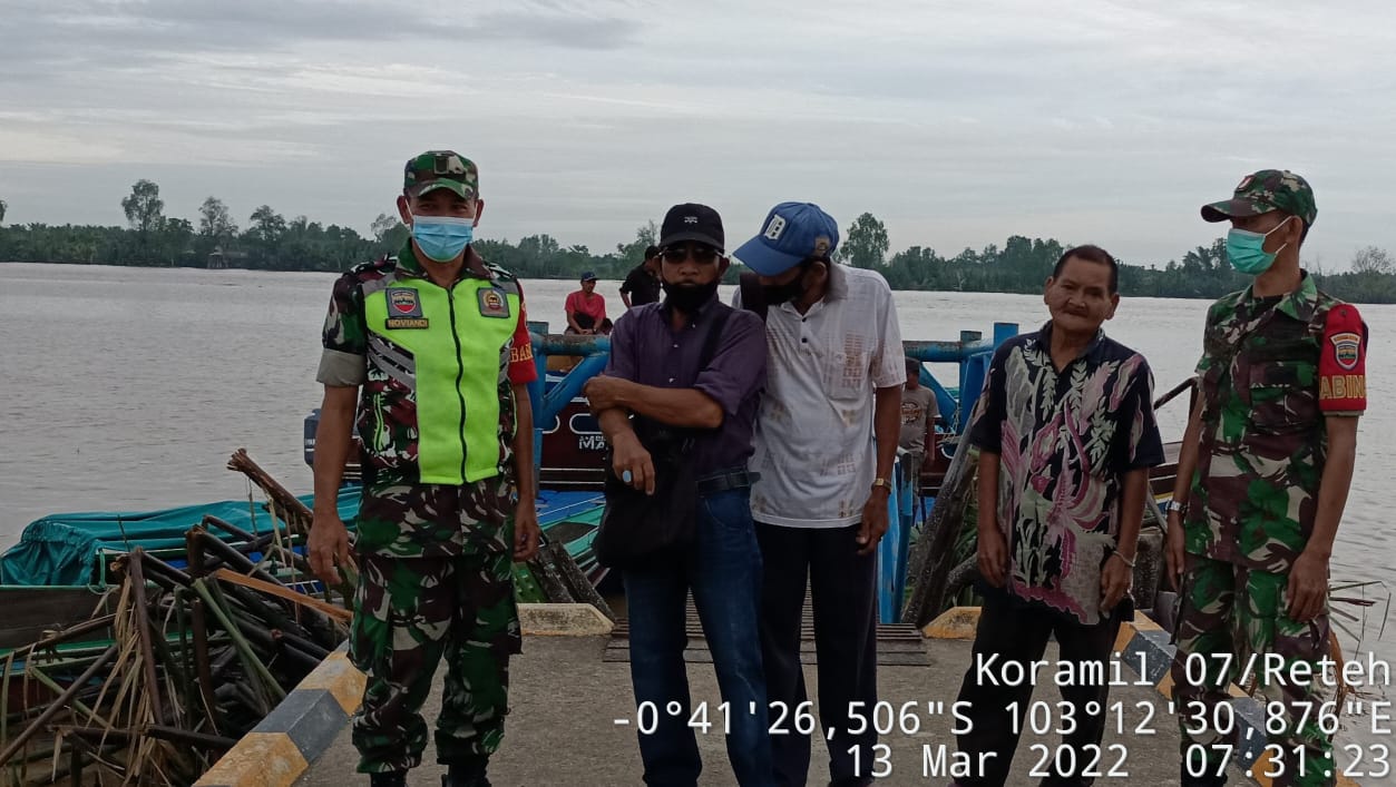 Personel Babinsa Koramil 07/Reteh Terus Aktifkan Penegakan Protokol Kesehatan