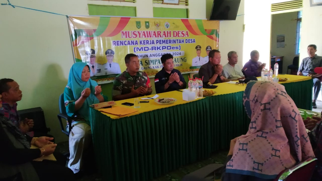 Babinsa Koramil 05/Gas Serda Guntur mengikuti rapat Musyawarah Desa Tahun Anggaran 2024