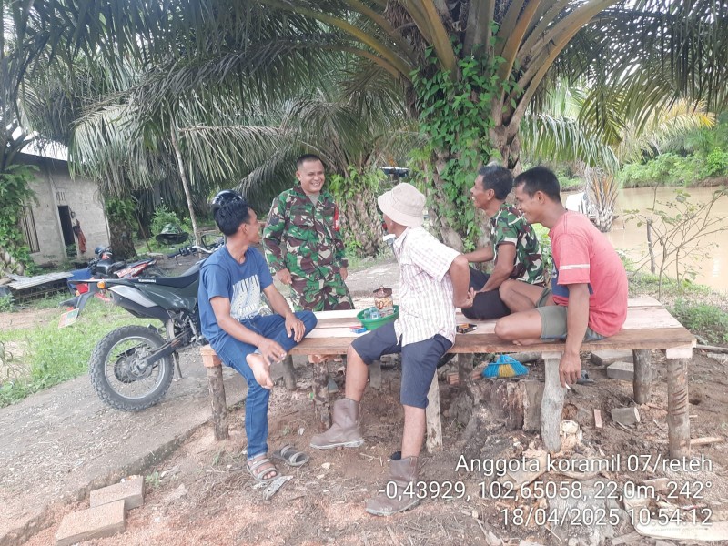 Babinsa Koramil 03/Tempuling dan Poktan Bersinergi, Wujudkan Kebersamaan dan Kesejahteraan Masyarakat