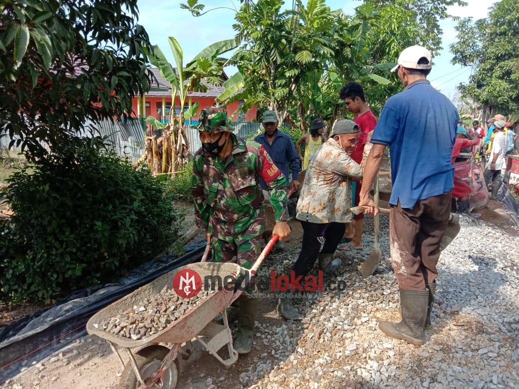 Seminggu Pra TMMD Berjalan di Desa Teluk Kiambang, Danramil 03/Tempuling: Sudah Hampir 45 Persen
