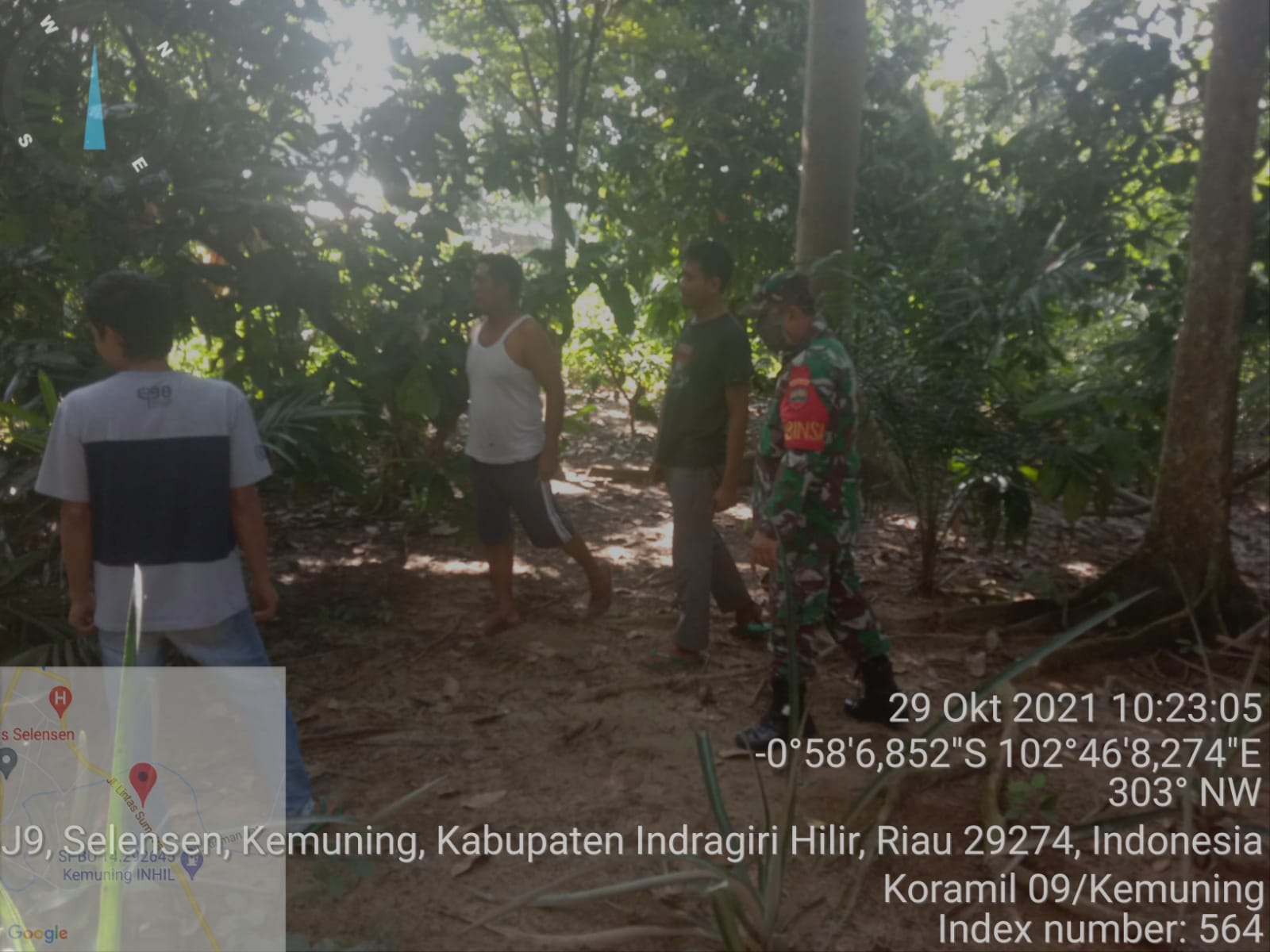 Mencegah Kebakaran Hutan dan Lahan, Babinsa 09/Kemuning Lakukan Patroli dan Sosialisasi