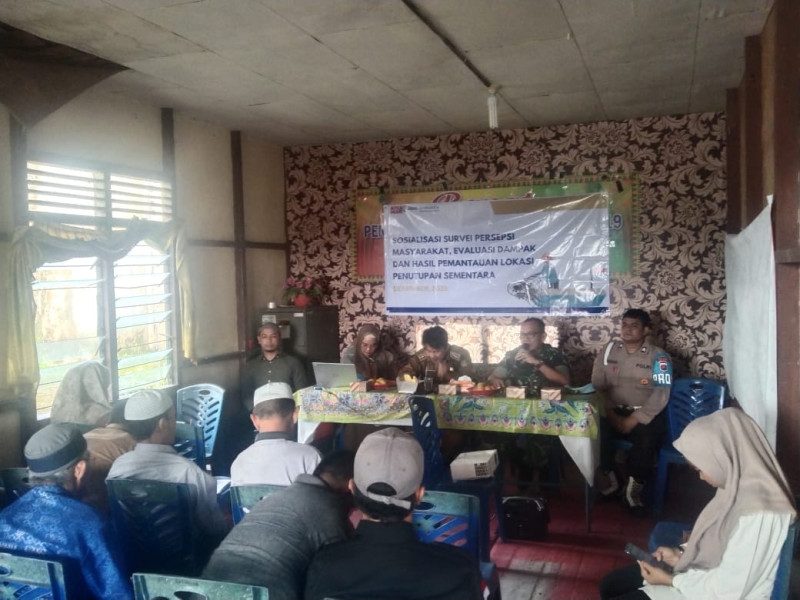 Danramil 04/Kuindra Kapten Czi John Kenedi Dampingi Kegiatan Sosialisasi Survei Persepsi Masyarakat, Evaluasi Dampak dan Hasil Pemantauan Lokasi Penutupan Sementara