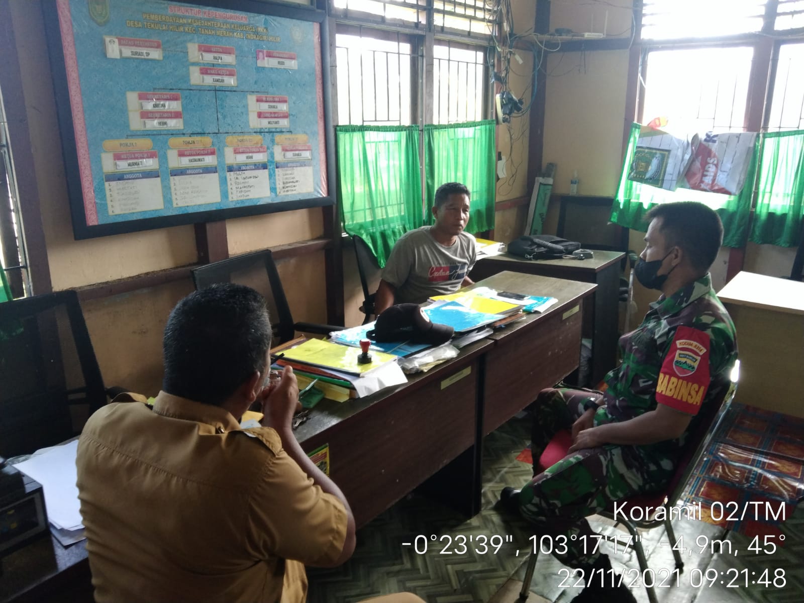 Serda Agusmi Harianto Perkuat Sinergitas dengan Aparat Desa Tekulai Hilir