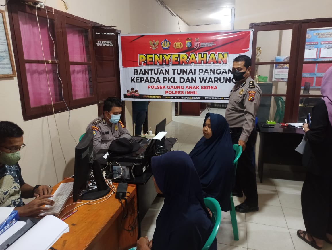 Polsek Gaung Anak Serka Serahkan Bantuan Tunai Pangan