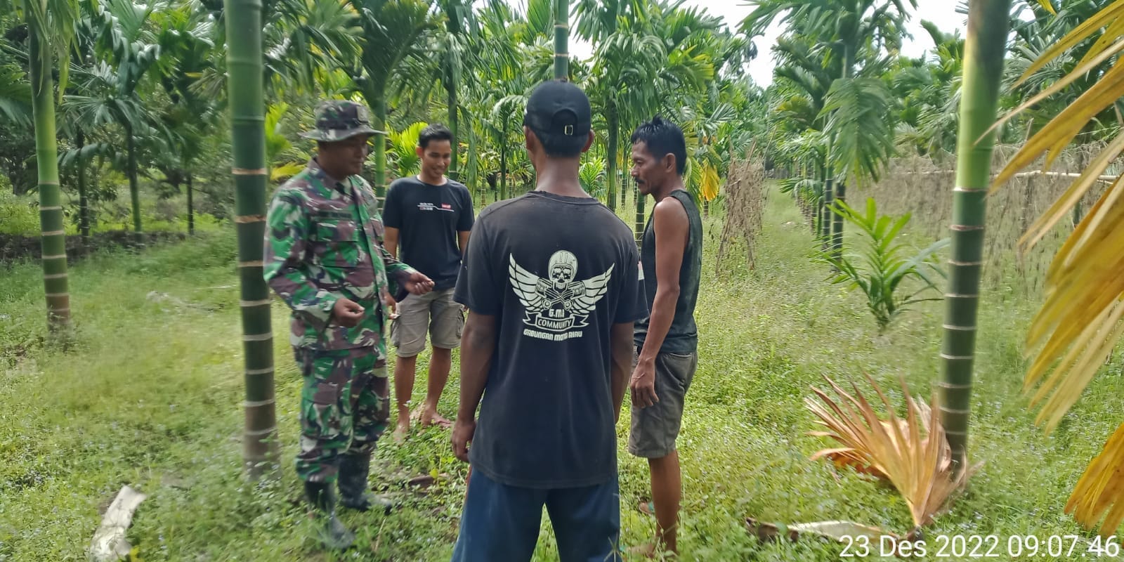 Sosialisasi Untuk Mencegah Karlahut Melalui Patroli Babinsa Koramil 09/Kemuning