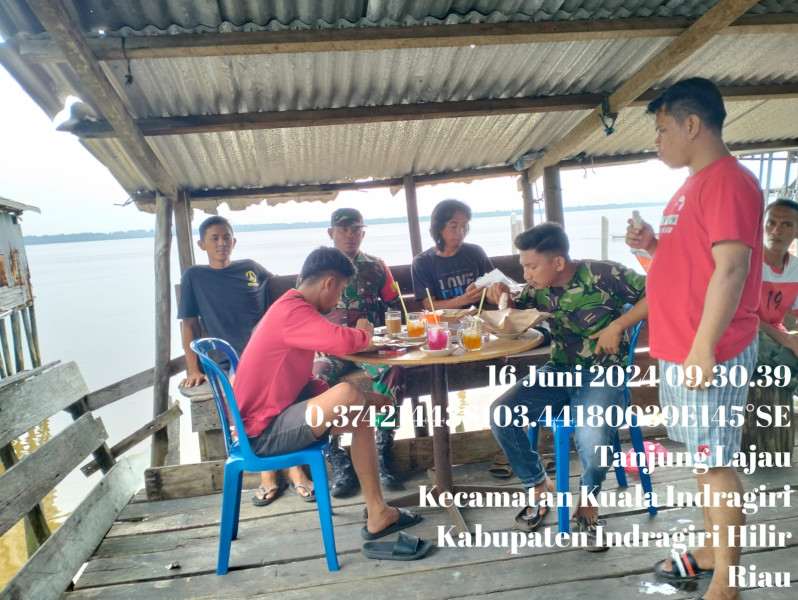 Dengan Cuaca Tidak Stabil, Babinsa Koramil 04/Kuindra Sampaikan Agar Tetap Menjaga Kesehatan