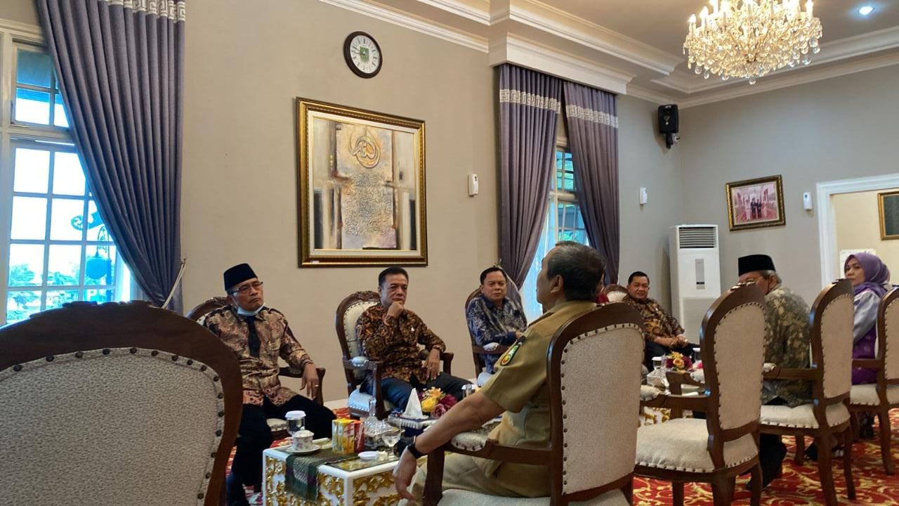 Silaturahmi Bersama Gubri, DPP PKS TABAS Riau Apresiasi Konversi BRK Jadi BRK Syariah