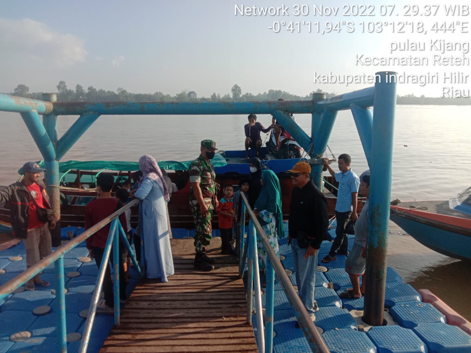 Posko Penegakan Prokes Di Pelabuhan Oleh Babinsa Koramil 07/Reteh