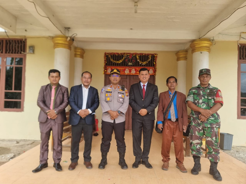 Danramil 09/Kmg Giat Memastikan Kenyamanan dan Keamanan Dalam Pelaksanaan Ibadah Natal