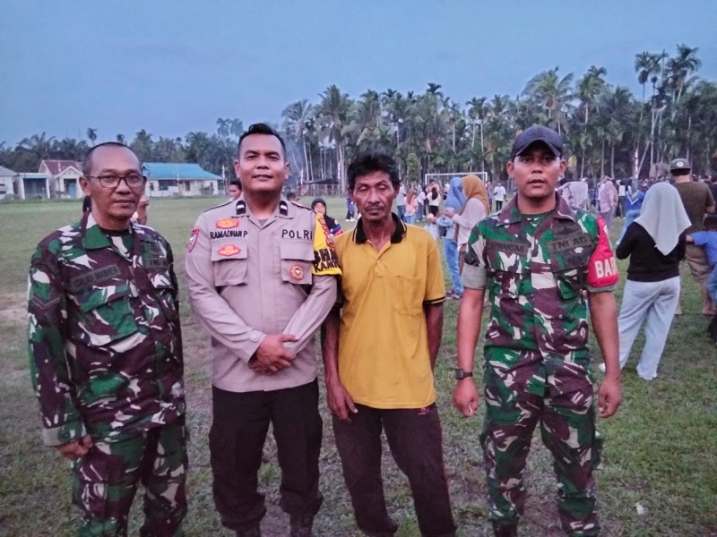 Sinergi Babinsa-Bhabinkamtibmas, Patroli Siskamling Rumbai Jaya Sentuh Hati Warga