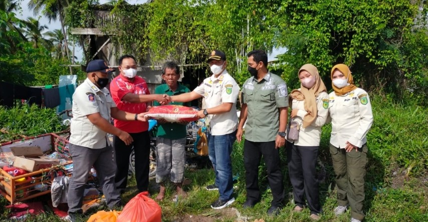 Sempena HUT SATPOL PP Dan Linmas Praja Wibawa Peduli Salurkan Bantuan