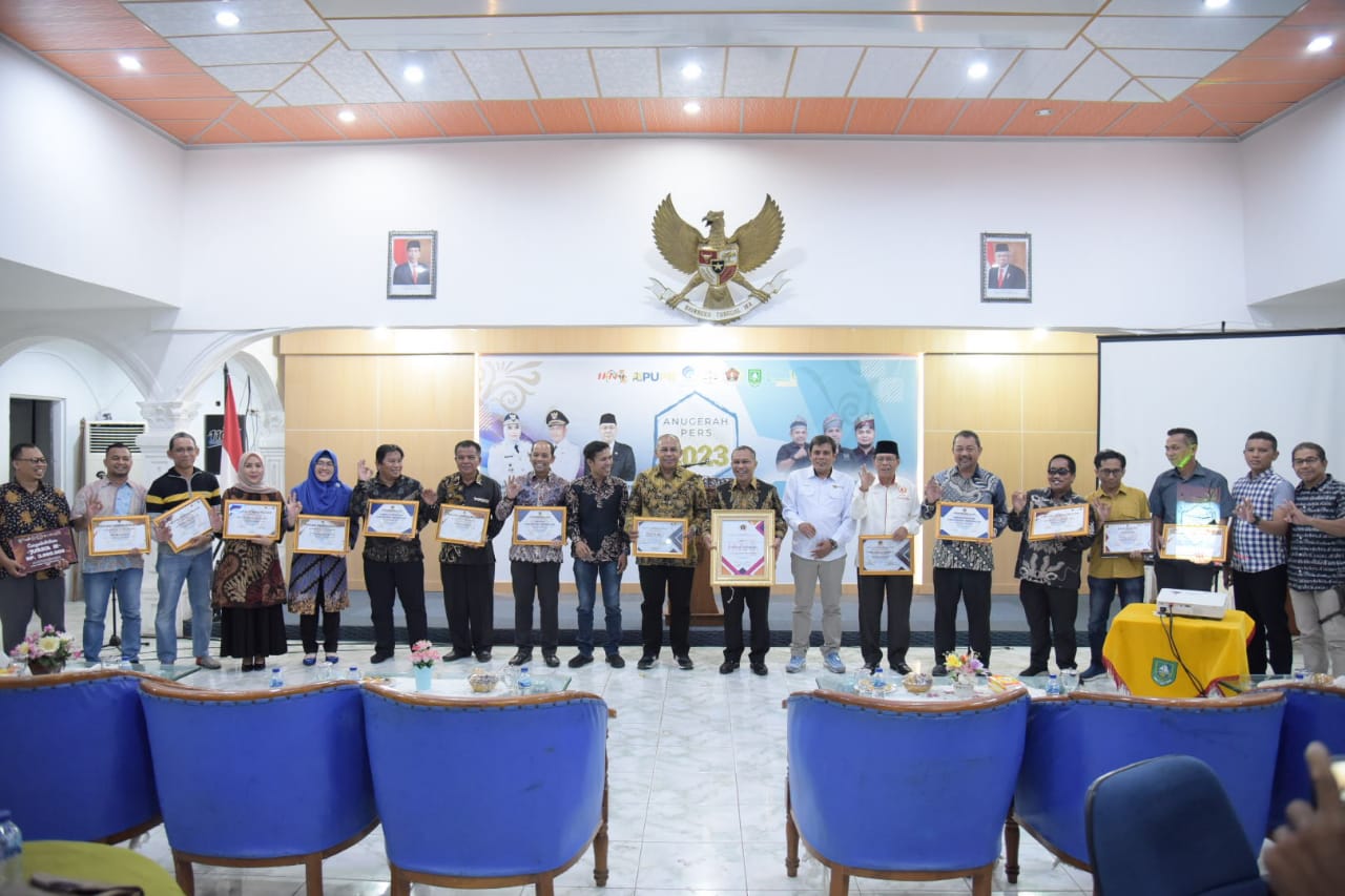 Terima Penghargaan dari PWI, Dinas Kesehatan Ucapkan Terima Kasih Dan Akan Terus Berkontribusi