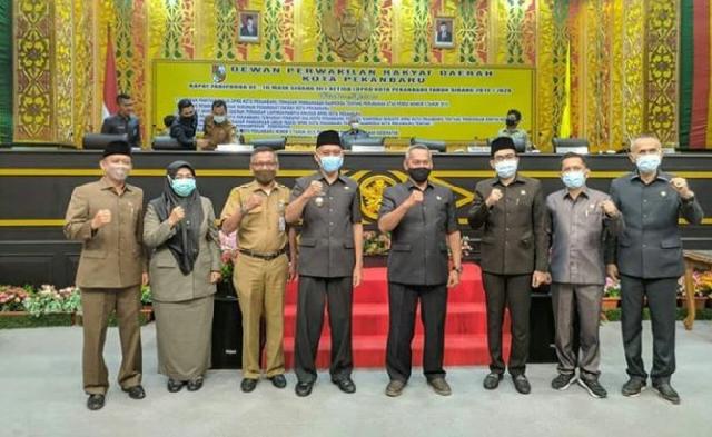 Sahkan Perda Pembentukan dan Susunan Perangkat Daerah Kota Pekanbaru, DPRD Pekanbaru Gelar Paripurna
