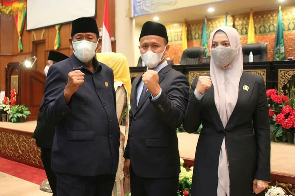 Memenuhi undangan, Pimpinan beserta Anggota DPRD Hadiri di Pelantikan Pimpinan DPRD Provinsi Riau