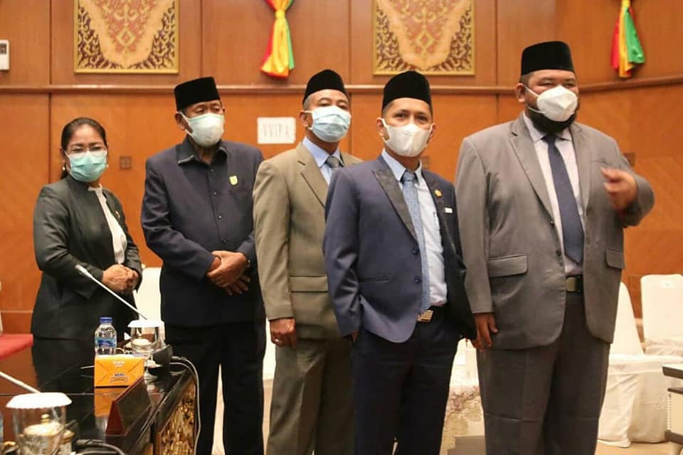 Memenuhi undangan, Pimpinan beserta Anggota DPRD Hadiri di Pelantikan Pimpinan DPRD Provinsi Riau