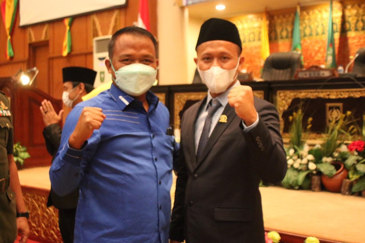 Memenuhi undangan, Pimpinan beserta Anggota DPRD Hadiri di Pelantikan Pimpinan DPRD Provinsi Riau