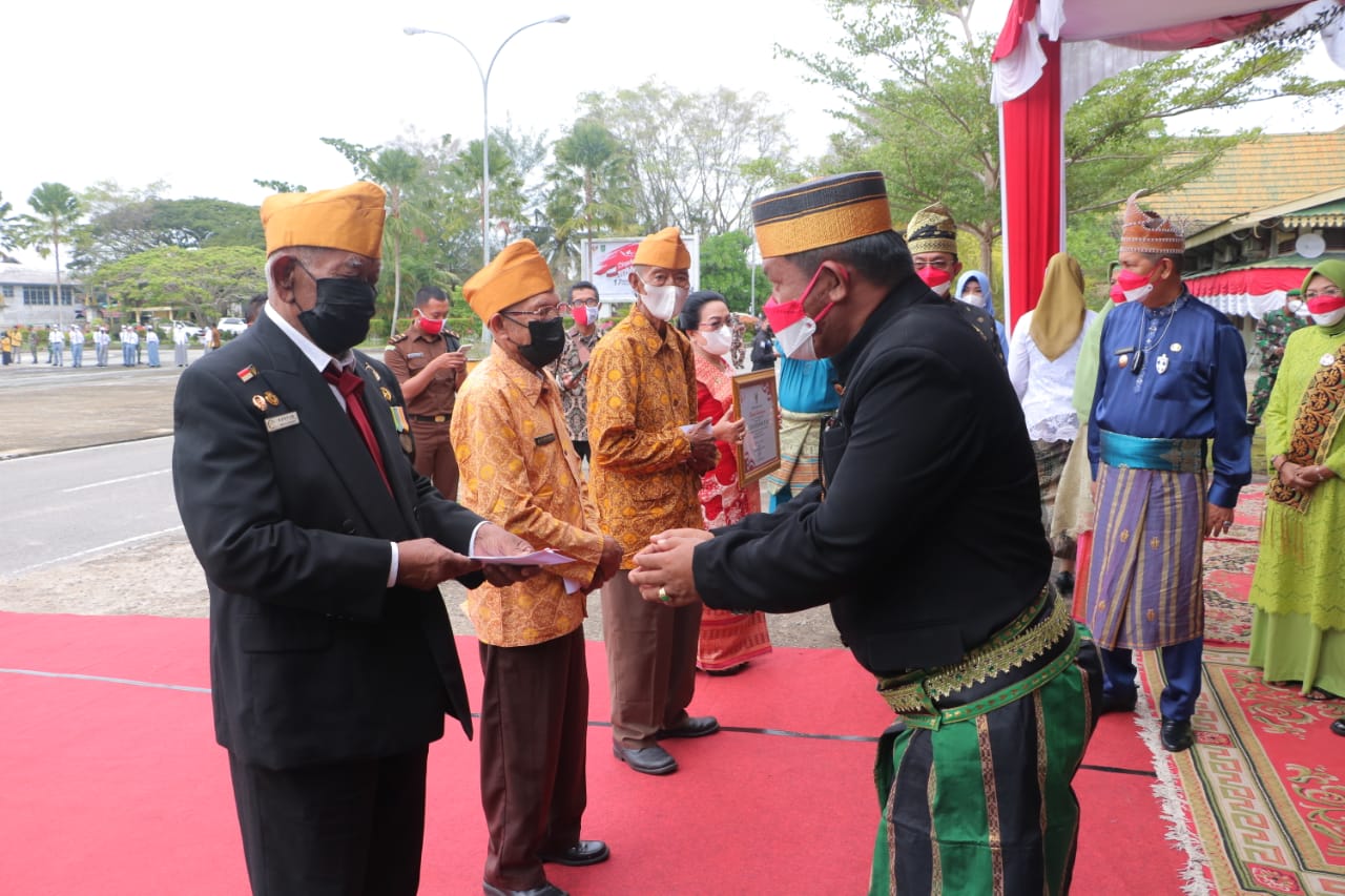 Bersama Forkopimda, Pimpinan DPRD Inhil Ikuti Pelaksanaan HUT RI ke-76