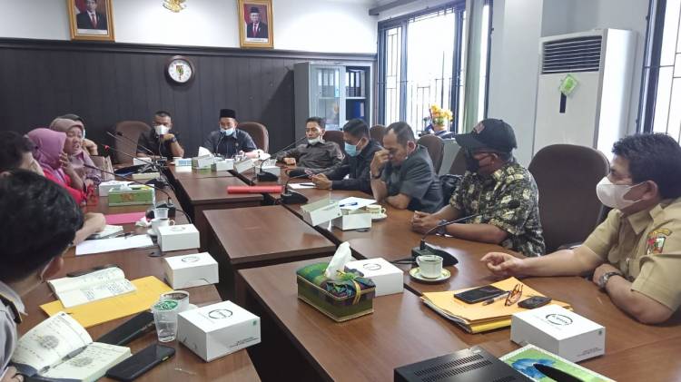 DPRD Pekanbaru dan Kepala Kantor Kesyahbandaran dan Otoritas Pelabuhan Gelar Hearing