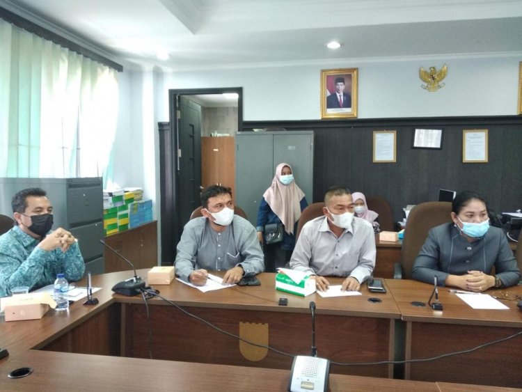 Dipimpin Ketua Hamdani, DPRD Pekanbaru Gelar Rapat Paripurna Pandangan Umum Fraksi Terhadap Ranperda Perlindungan Masyarakat dari Covid-19