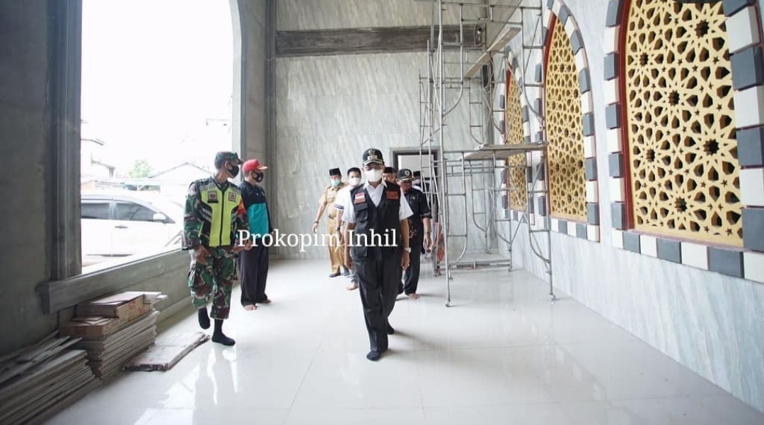 Hidupkan Syiar Islam, Bupati HM Wardan Tinjau Renovasi Masjid Jami Pulau Kijang