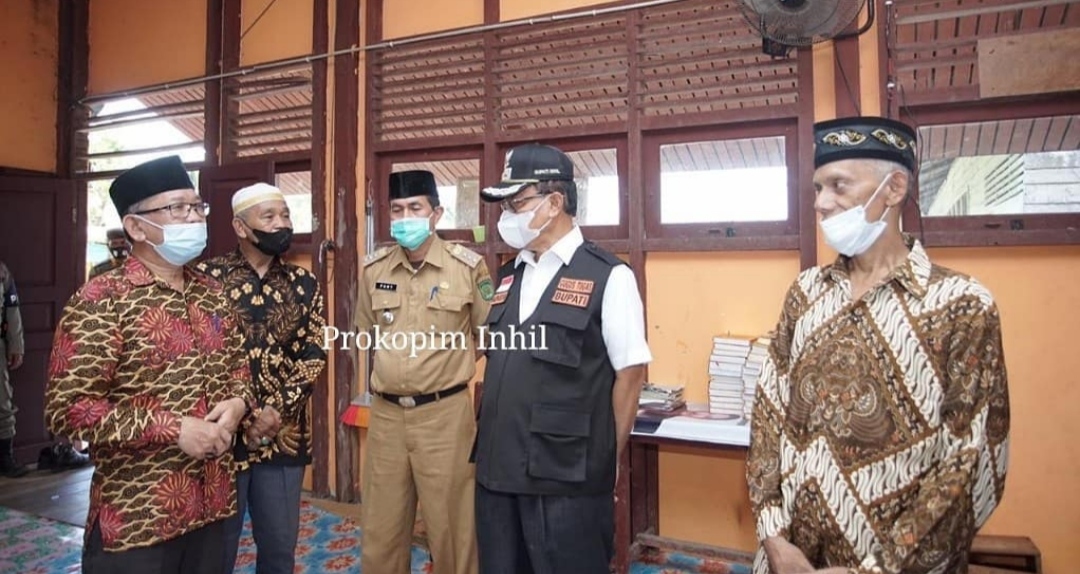 Hidupkan Syiar Islam, Bupati HM Wardan Tinjau Renovasi Masjid Jami Pulau Kijang