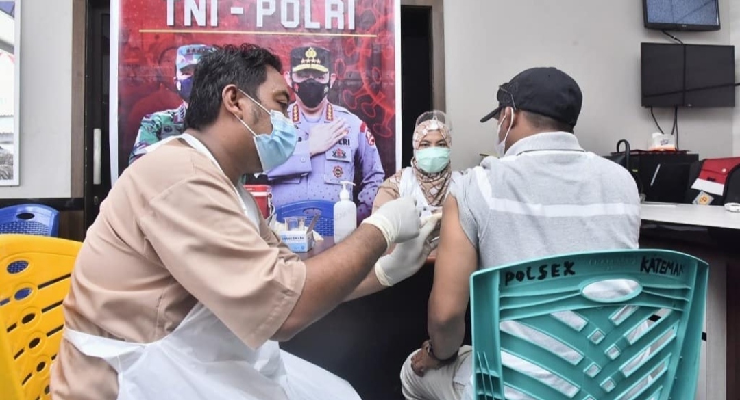 Tinjau Vaksinasi dan Fasilitas Kesehatan, Wabup Inhil Kunker ke Kateman