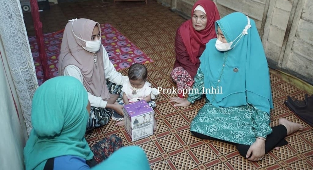 Bupati Inhil dan Zulaikhah Wardan Sambangi Balita Gizi Kurang di Concong dan Kuindra