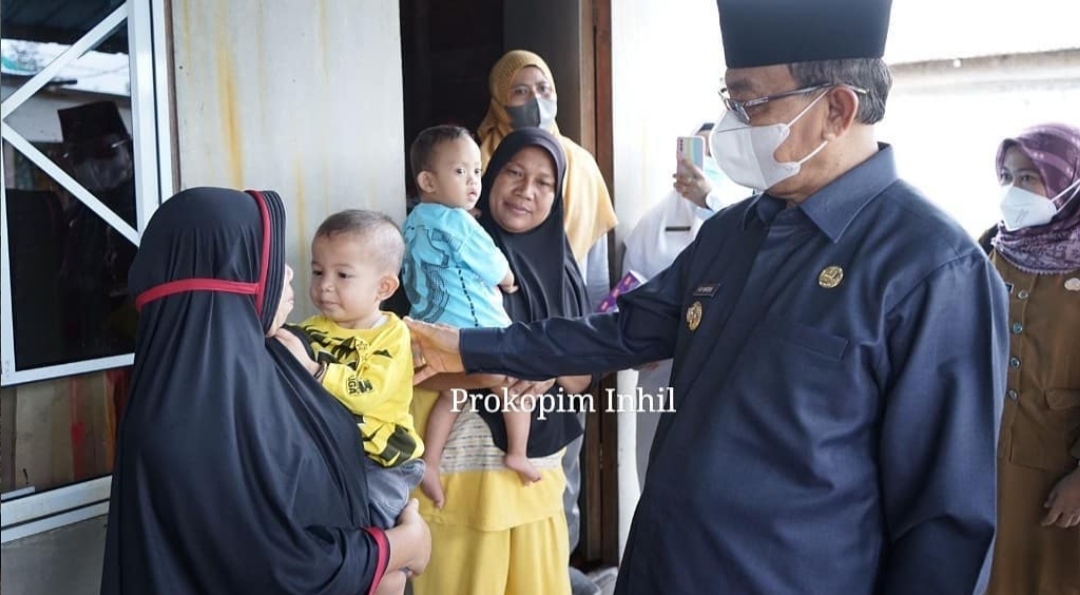 Bupati Inhil dan Zulaikhah Wardan Sambangi Balita Gizi Kurang di Concong dan Kuindra