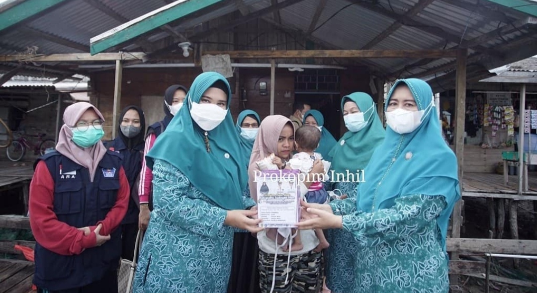 Bupati Inhil dan Zulaikhah Wardan Sambangi Balita Gizi Kurang di Concong dan Kuindra