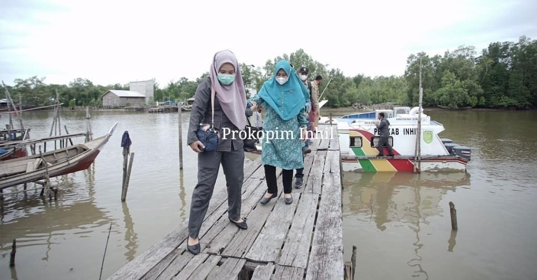 Bupati Inhil dan Zulaikhah Wardan Sambangi Balita Gizi Kurang di Concong dan Kuindra