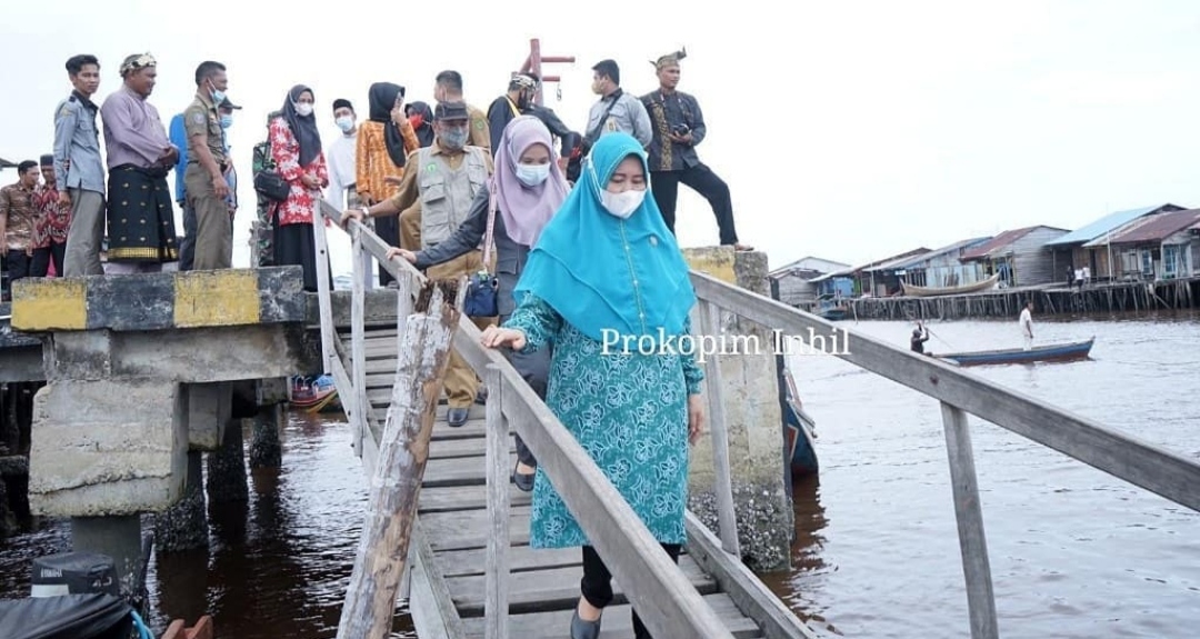 Bupati Inhil dan Zulaikhah Wardan Sambangi Balita Gizi Kurang di Concong dan Kuindra