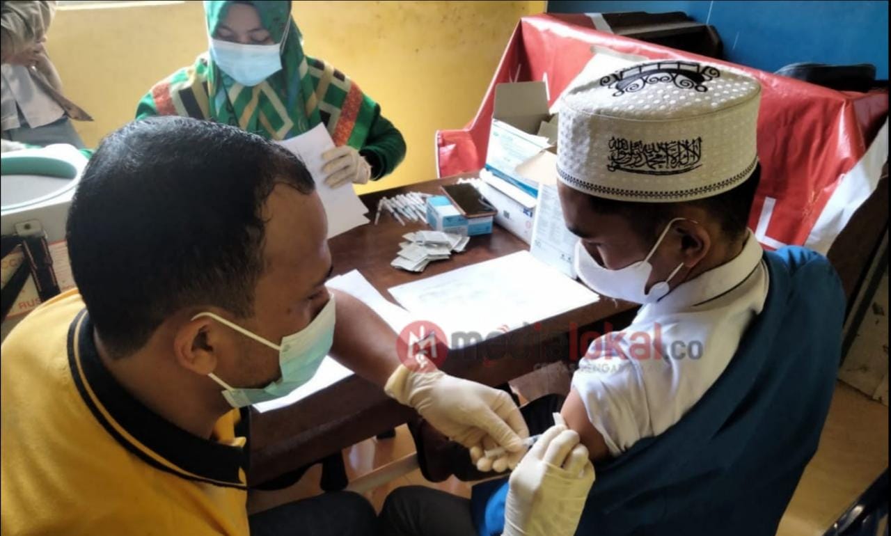 Dinkes Inhil Melalui UPT Puskesmas Sungai Piring Terus Gencarkan Vaksinasi Pelajar