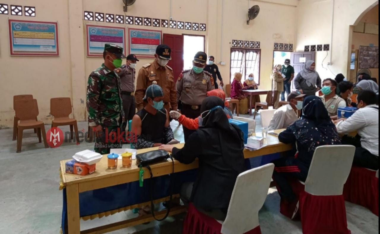 UPT Puskesmas Air Tawar Selenggarakan Vaksinasi Covid-19 Astra Zeneca