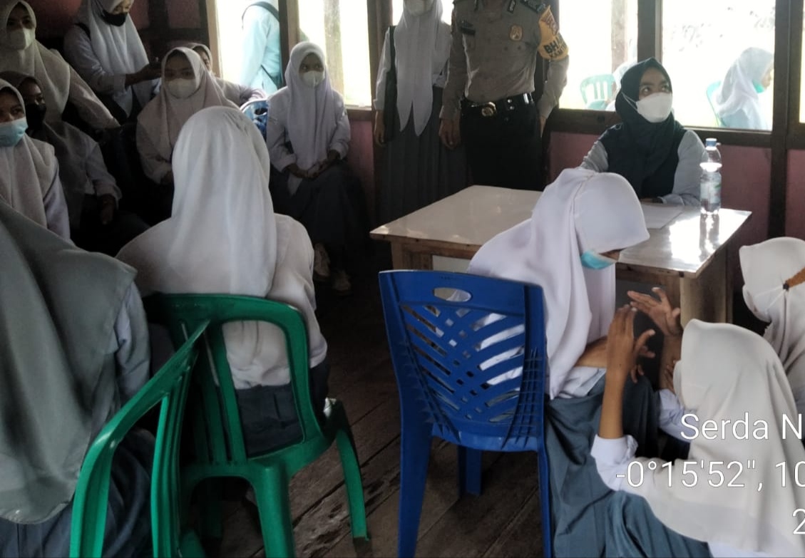 UPT Puskesmas Sungai Piring Gelar Vaksinasi Bagi Pelajar MA di Sungai Luar