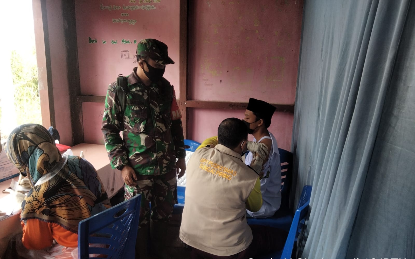 UPT Puskesmas Sungai Piring Gelar Vaksinasi Bagi Pelajar MA di Sungai Luar
