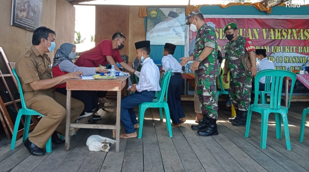 UPT Puskesmas Sungai Guntung Laksanakan Vaksinasi Covid-19 di Ponpes Daarul Rahman