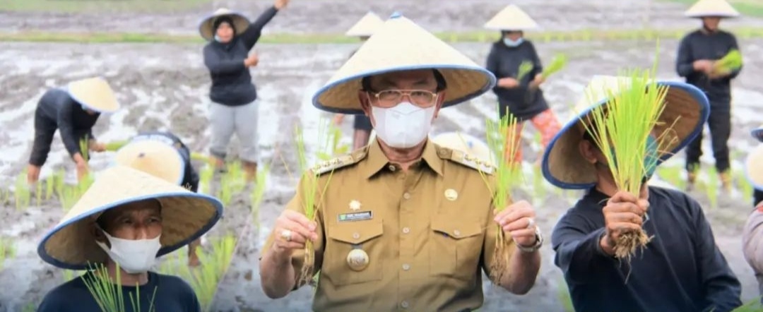 Dialog Pj. Bupati Inhil dan DP2KBP3A dengan Petani Reteh: Fokus pada Peningkatan Infrastruktur