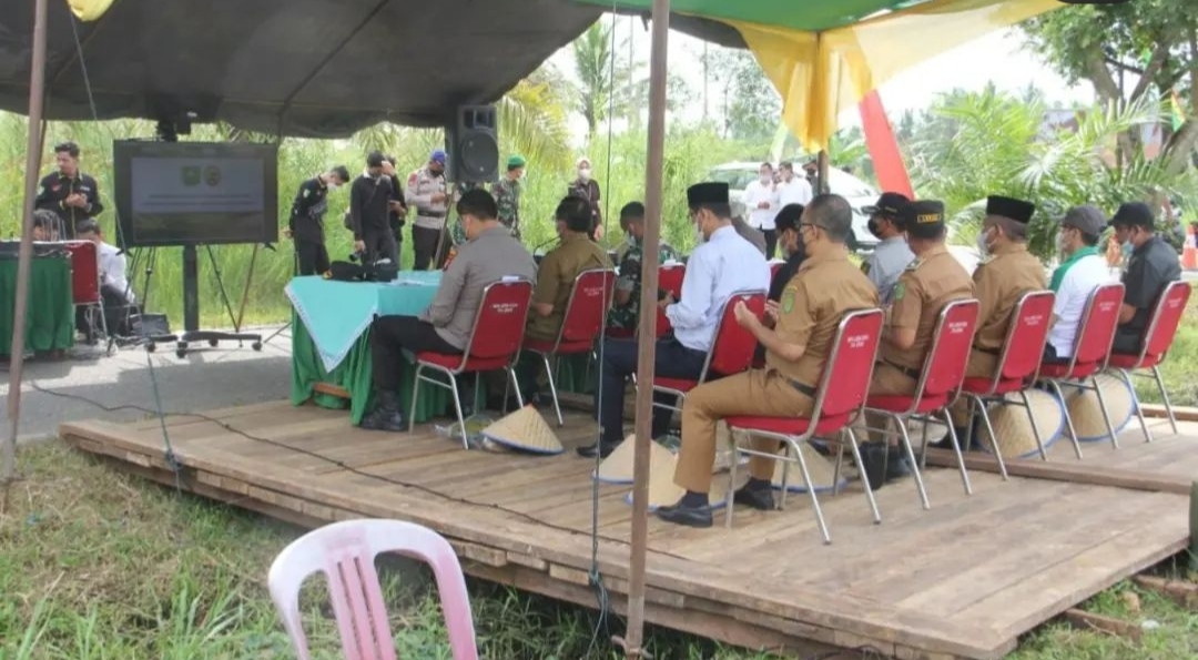 Dialog Pj. Bupati Inhil dan DP2KBP3A dengan Petani Reteh: Fokus pada Peningkatan Infrastruktur