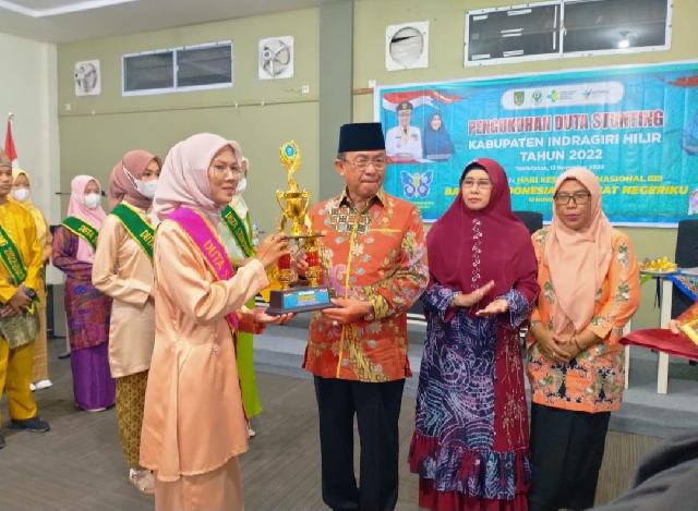 Titania Melani Putri Siswi SMA N 1 Kateman Terpilih Jadi Terbaik 1 Duta Stunting Inhil