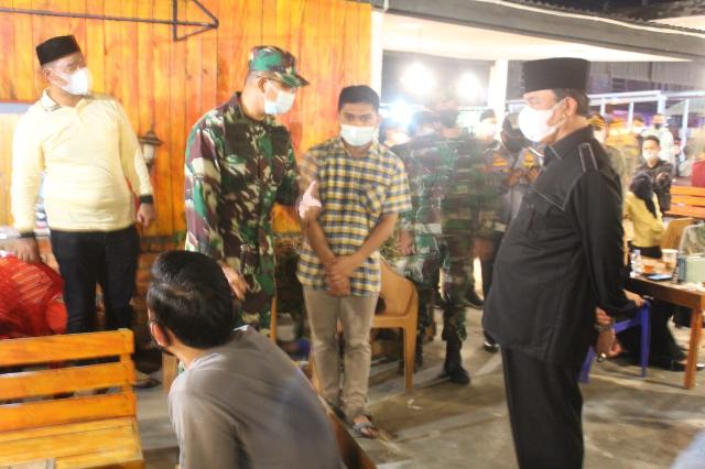 Antisipasi Klaster Baru, Bupati Inhil Anjurkan Protkes Saat Buka Bersama