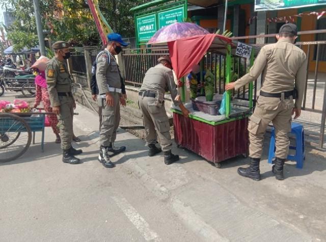 Satpol PP Inhil Lakukan Pengawasan Terhadap PKL