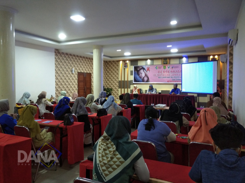 Kadiskes Rahmi Indrasuri Buka Secara Resmi  Pertemuan Tatalaksana Bayi Lahir Dari Ibu positif HIV dan Syphilis