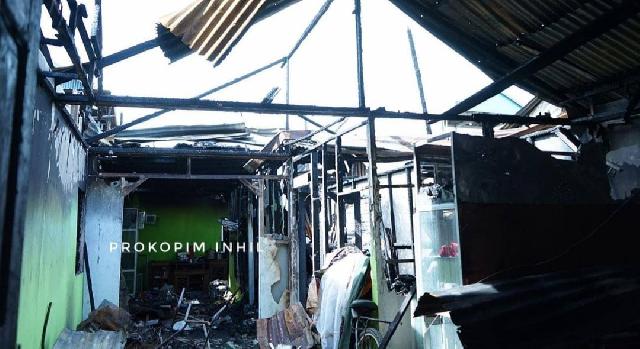 Bupati HM Wardan Serahkan Bantuan Kebakaran di Kantor Lurah Tembilahan Hulu