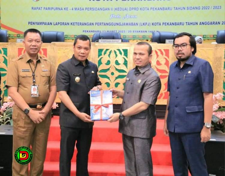 DPRD Pekanbaru Gelar Rapat Paripurna Penyampaian LKPJ 2022