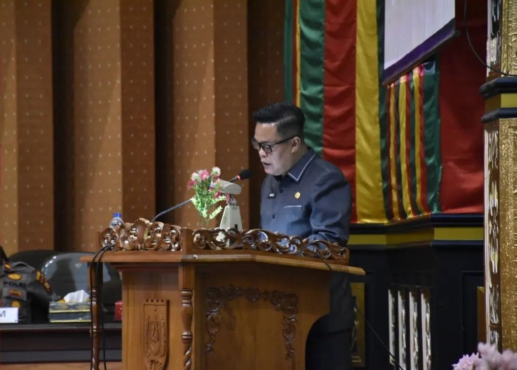 DPRD Pekanbaru Sahkan Perda Administrasi Kependudukan