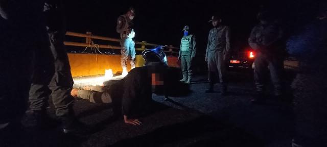 Dapat Informasi Dari FB, Satpol PP Inhil Lakukan Razia Miras di Jembatan Getek