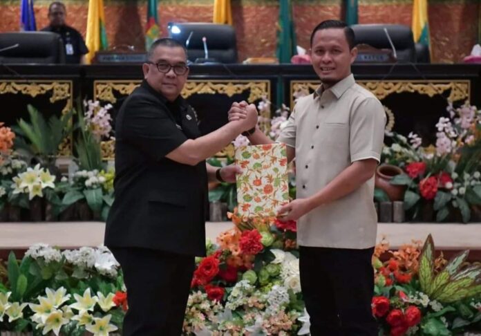 DPRD Provinsi Riau Paripurna Beberapa Agenda