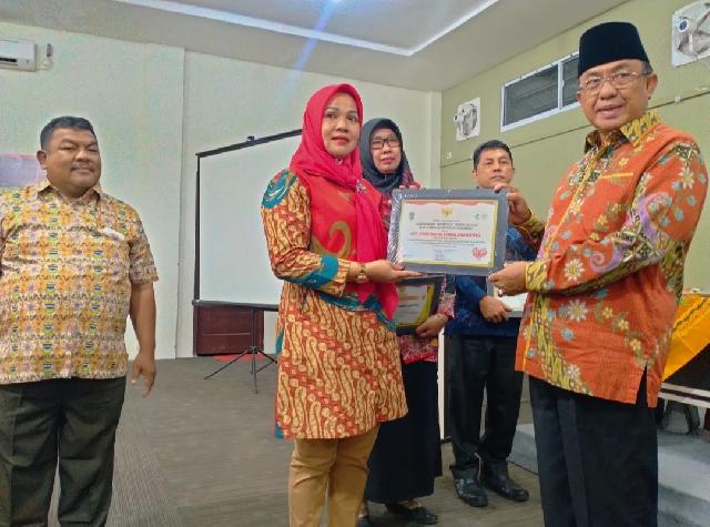 Pemkab Inhil Berikan Penghargaan Kepada Puskesmas yang Terinovatif