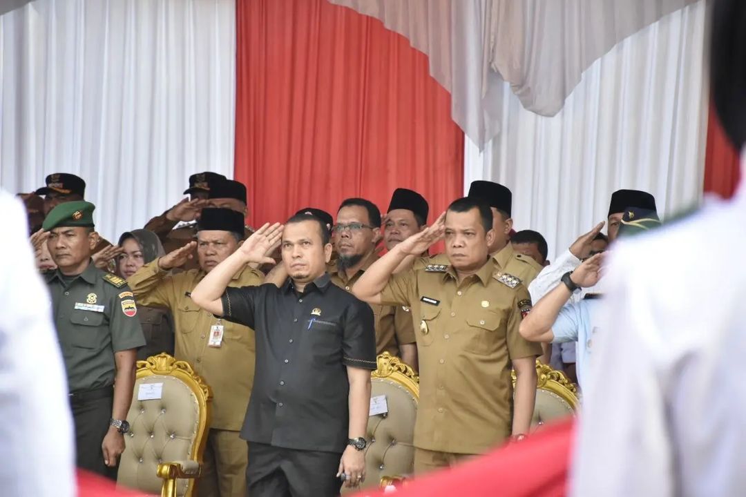 Ketua DPRD Pekanbaru Muhammad Sabarudi Turut Serta dalam Pengibaran Bendara Raksasa