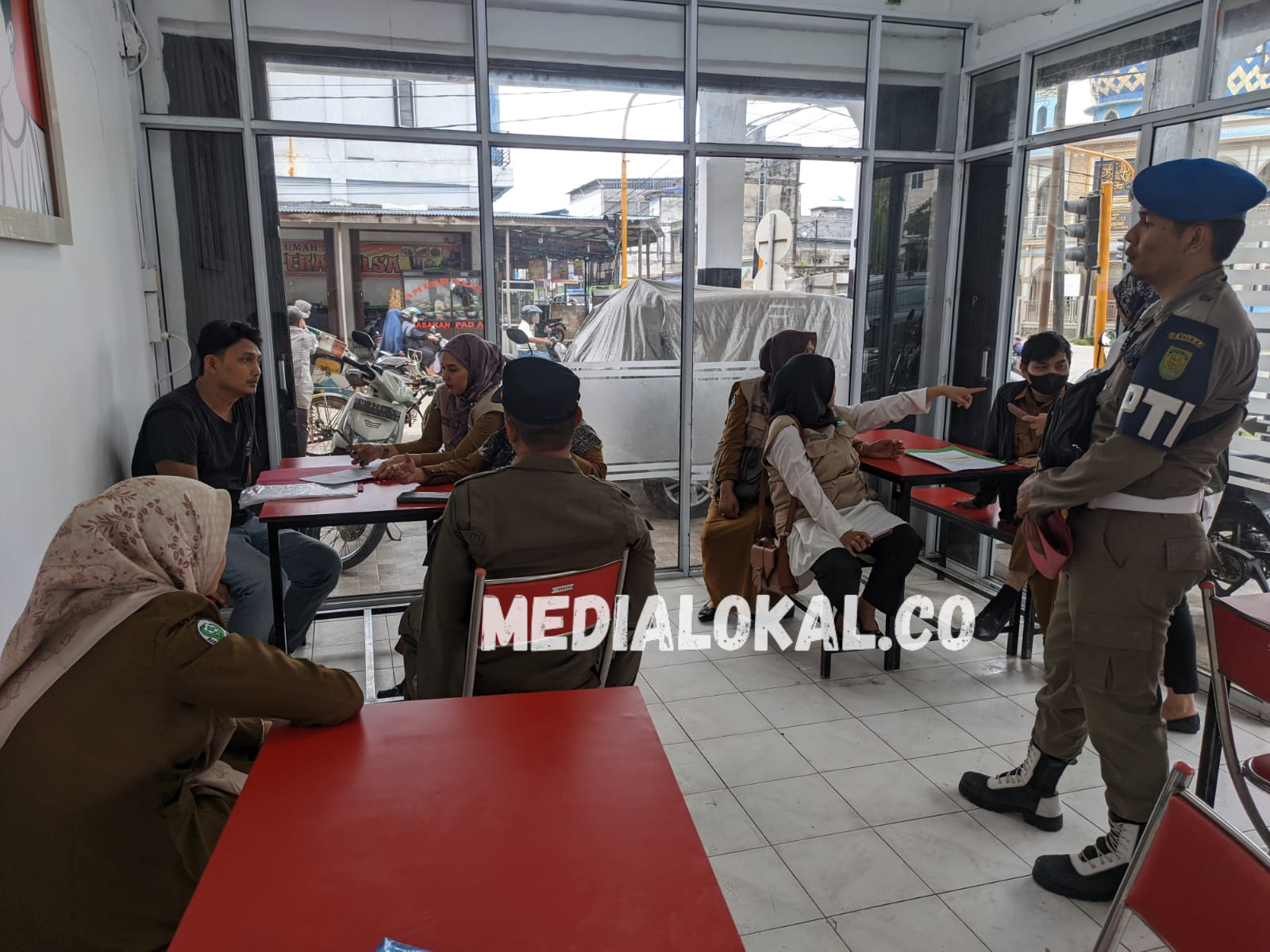 Dinkes Bersama OPD Terkait Sidak Tempat Pengelolaan Pangan Terkait Sertifikat SLHS
